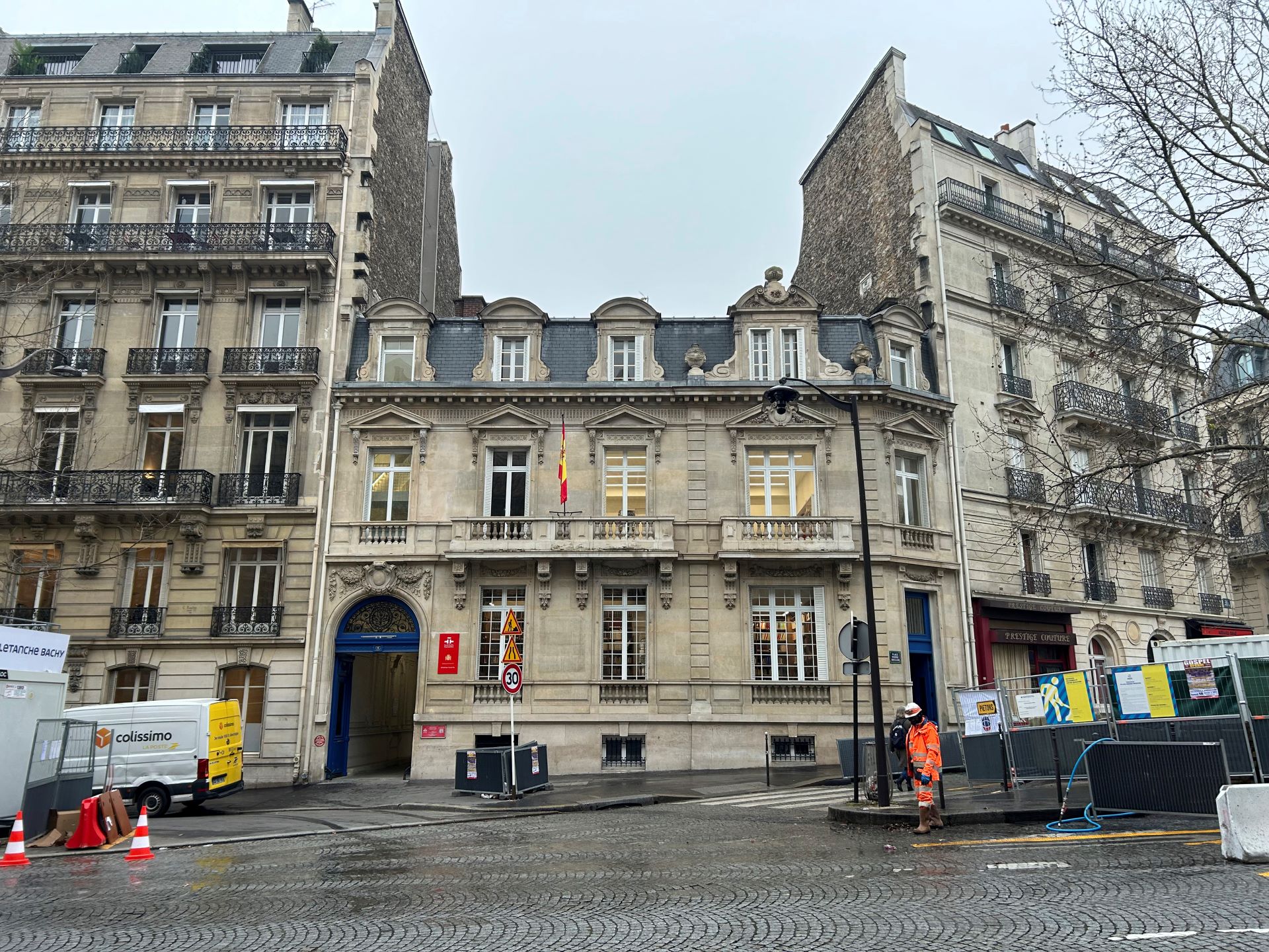 Fachada de la sede del Instituto Cervantes en París.