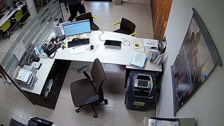 Desarticulado un grupo criminal itinerante especializado en atracos en entidades bancarias 1 Atraco en una entidad bancaria.