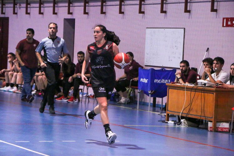 Elisa Martínez durante un encuentro con el Cochinillo Segoviano./CD SPORDEPORTE