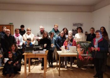 Participantes en el ‘Bocata solidario’./LOURDES MATARRANZ