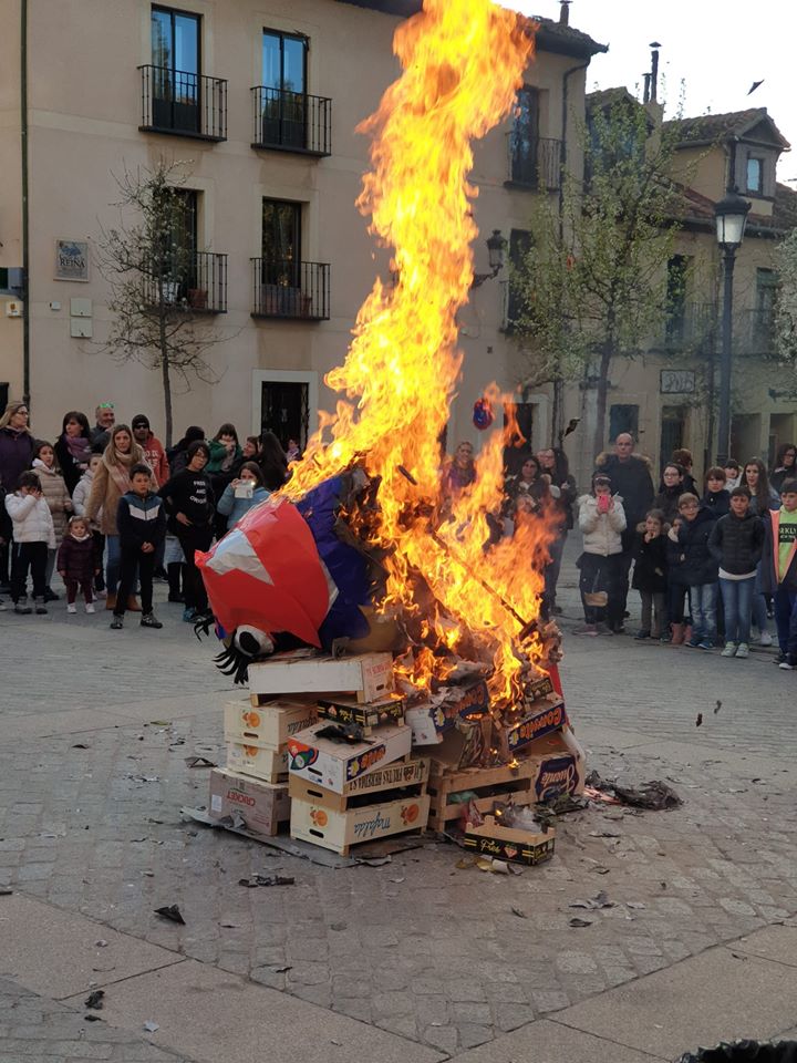 Los desfiles, la música y los talleres protagonizan el Carnaval de El Real Sitio de San Ildefonso 1 Entierro de la sardina en ediciones anteriores / E.A.