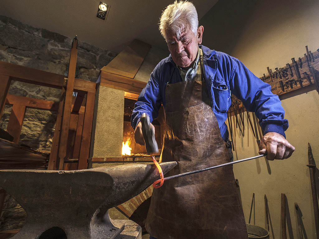 Exhibición de forja de Elías de Andrés. / EL ADELANTADO