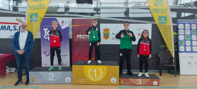 El Club de Esgrima de Segovia se luce en la II Liga Nacional Aeve y TRR CyL 1 Marco Vaquero (oro) y Valentin Dimitrov (bronce) en el podio./E. SEGOVIA