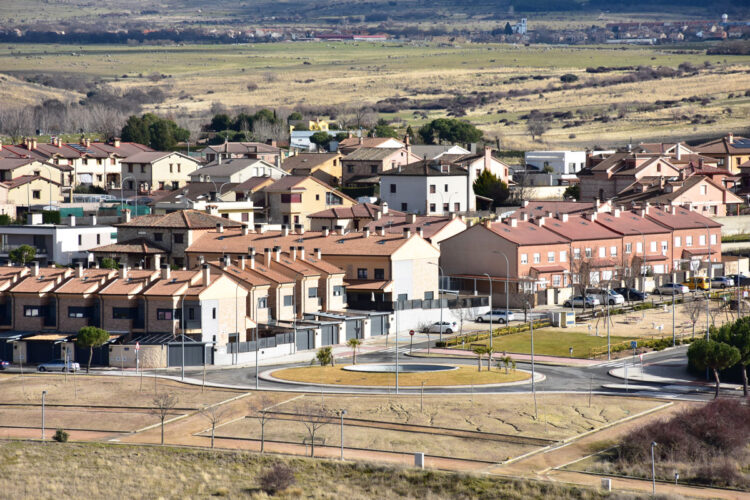Las hipotecas aumentan en la provincia cerca del 10%, la cifra más baja de la región 1 El número de hipotecas para comprar una casa en Segovia, aumentó durante 2024.