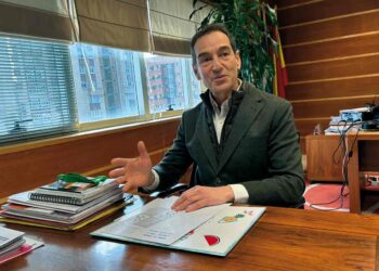 El director general de la PAC en Castilla y León, en su despacho. / Oficina PAC CYL