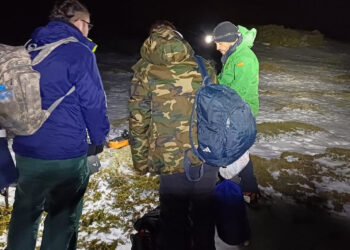 La Guardia Civil rescata a dos jóvenes senderistas que estaban desorientados en la zona del Pico Peñalara / GUARDIA CIVIL