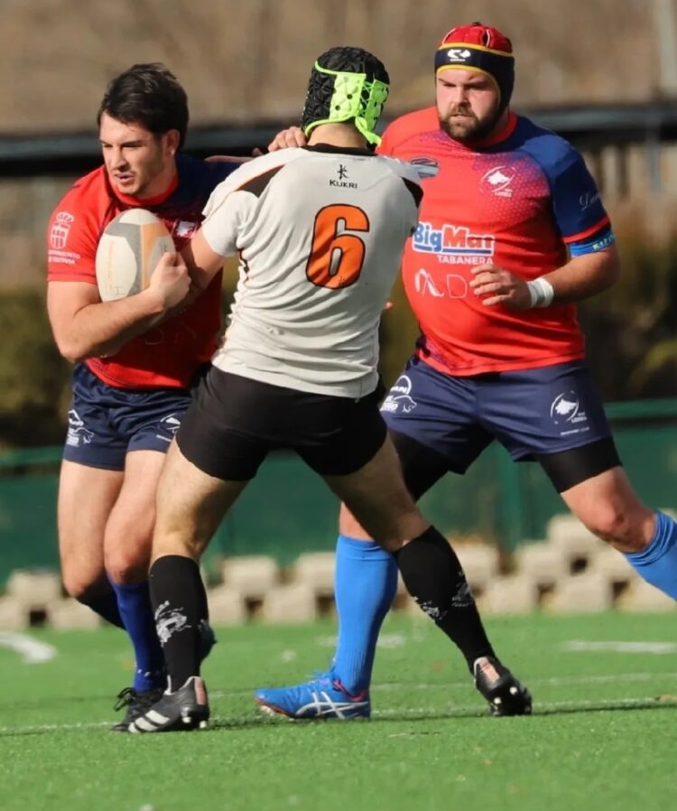 El RAC Lobos inicia la fase de ascenso con victoria frente a Vallecas 1 Un instante de partido entre RAC Lobos y Vallecas disputado en las pistas Antonio Prieto./RAC LOBOS