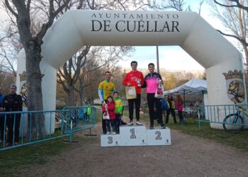 triatlon Un componente del Triatlón IMD Segovia en el podio./TRIATLÓN IMD SEGOVIA