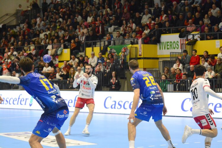 Adrián Nolasco,, durante el partido ante el Tubos Aranda./ AMADOR MARUGÁN