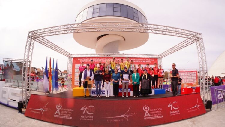 Podio del Campeonato de España de duatlón por relevos./ FETRI