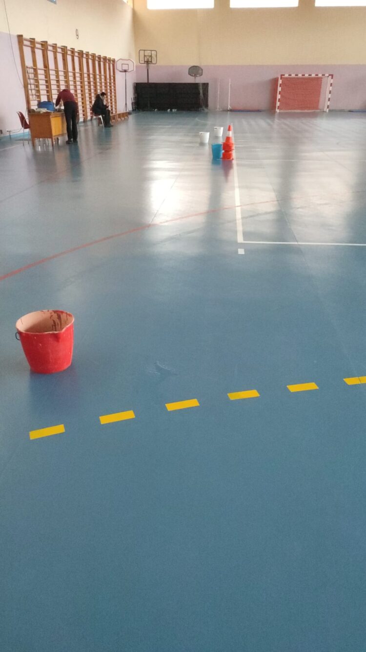 Imagen de la pista del pabellón Teodosio con los cubos./ E.A.