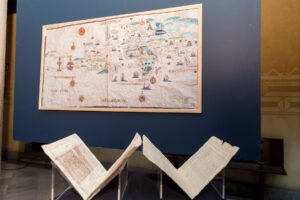 Varias piezas que se pueden ver en la exposición “La botica en las expediciones de Magallanes, Elcano y Pedrarias Dávila”.