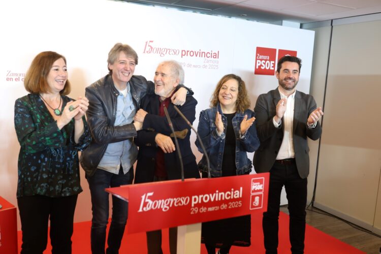 El PP de Zamora reprocha a Fancina Armengol que “venga a dar lecciones” 1 Carlos Martínez y Francina Armengol en el XV Congreso del PSOE en Zamora (FOTO: JL LEAL)