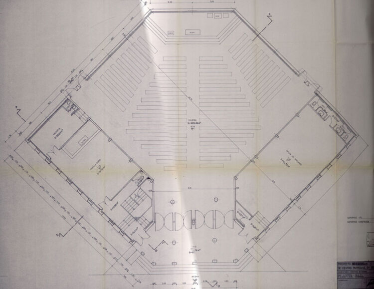 Proyecto para la planta baja de la iglesia de San Frutos. 1981-1988. Archivo Municipal de Segovia. Arquitectos: Javier Moreno Rexach y Jose Luis Heredia Centeno.