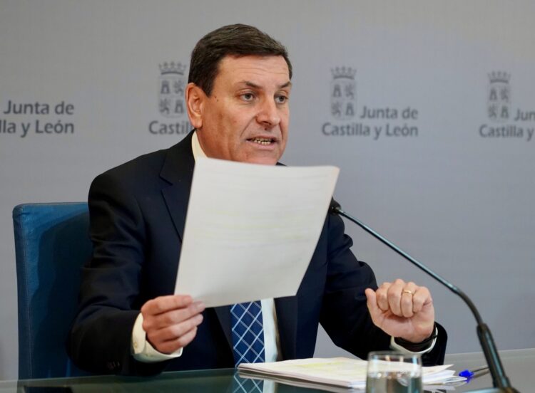 El consejero de Economía y Hacienda, Carlos Fernández Carriedo.