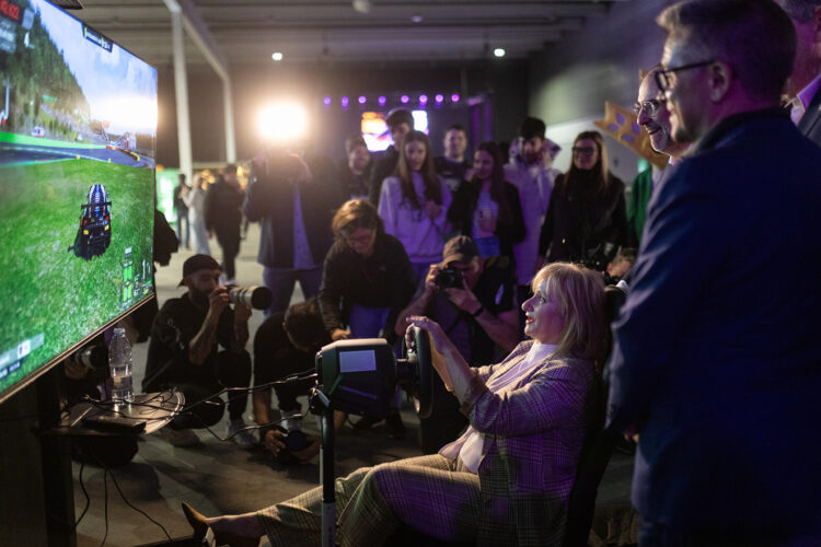 La Consejera de Industria asiste a la inauguración. / JL Leal