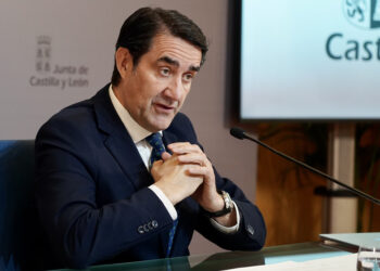 El Consejero de Medio Ambiente informa en rueda de prensa sobre el documento. / Leticia Pérez