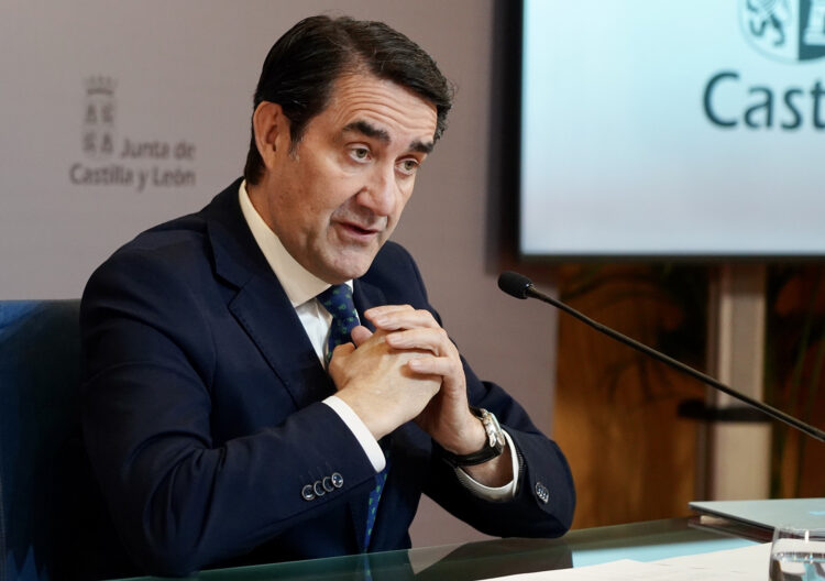 Aprobado el proyecto de decreto del nuevo Plan Infocal 1 El Consejero de Medio Ambiente informa en rueda de prensa sobre el documento. / Leticia Pérez