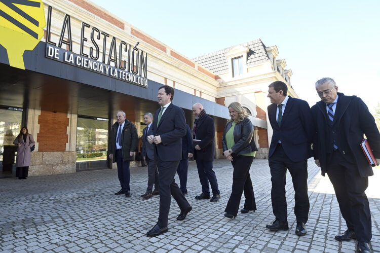El Presidente de la Junta participa en el acto de presentación del proyecto. / Ricardo Ordóñez