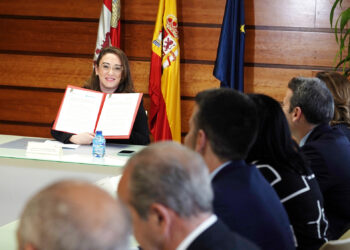 Firma del convenio, este viernes. / Rubén Cacho