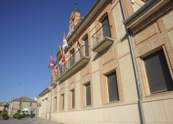 Foto de archivo. Vista del Ayuntamiento de Abades / KAMARERO