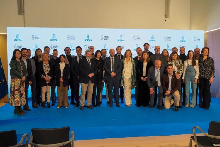 Foto de familia de los protagonistas de la presentación de la Ciudad Europea del Deporte. / HÉCTOR CRIADO