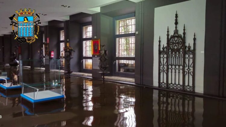 Interior de la Casa de la Moneda totalmente inundado.