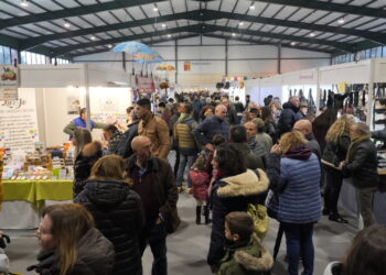 El mal tiempo llevó a que los pabellones cerrados se llenaran de visitantes.