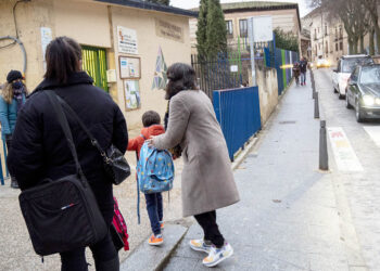 Acceso al CEIP ‘Fray Juan de la Cruz’, de Segovia. / KAMARERO