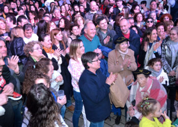 Angélica de Santos y Lidia Blanco tras recibir la ‘Boina de Oro’ / AMADOR MARUGÁN
