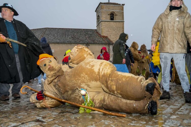 Tradición y diversión se cogen de la mano en el Carnaval de Arcones 1 Fotografía: Miguel Angel Fernández