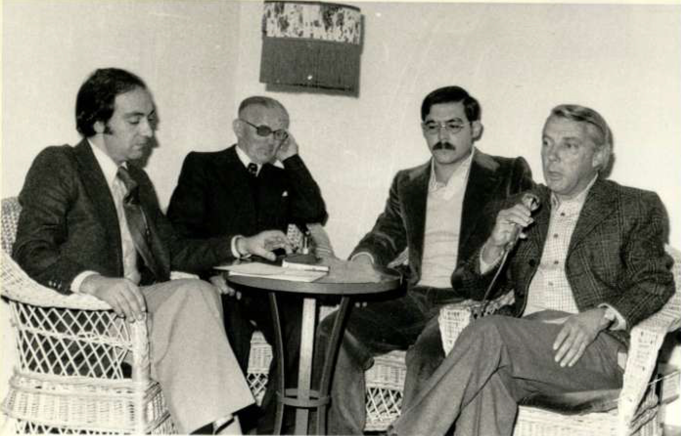 Con Agapito, Gomarín y Cocero en Poetas. 1976.