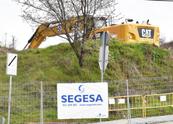 Trabajos de desmonte del montículo de Vía Roma. / A.M.