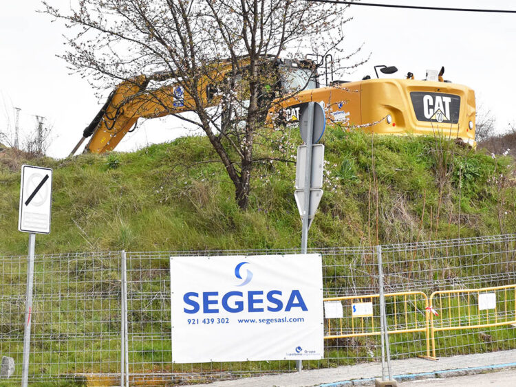 Trabajos de desmonte del montículo de Vía Roma. / A.M.