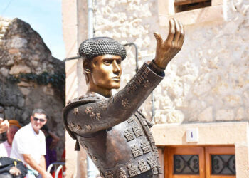 Estatua de Víctor Barrio, en Sepúlveda. / A.M.