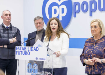 Intervención de Ester Muñoz, junto a José Mazarías, Francisco Vázquez y Paloma Sanz. / NACHO VALVERDE - ICAL