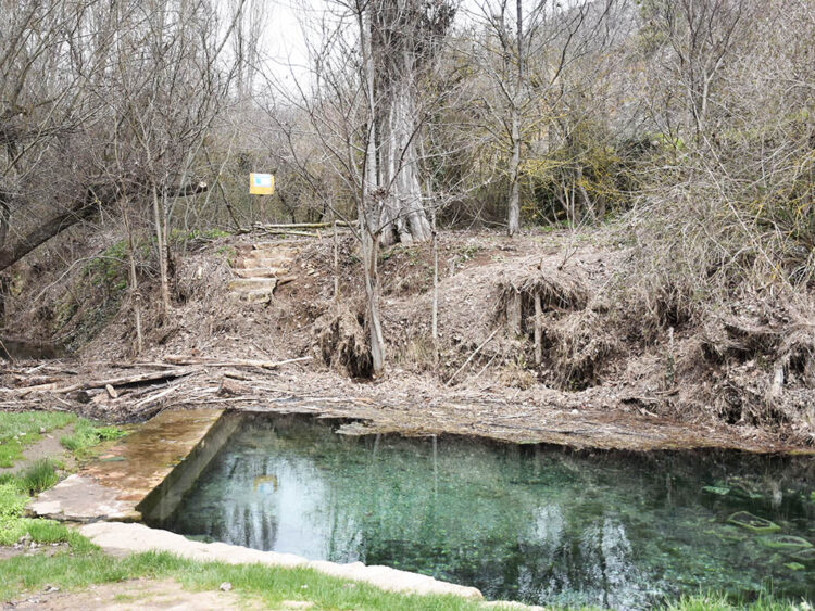 La Fuente de la Salud de Sepúlveda acomete acciones de mejora y acondicionamiento 1 Intervenciones en la Fuente de la Salud, de Sepúlveda. / A.M.