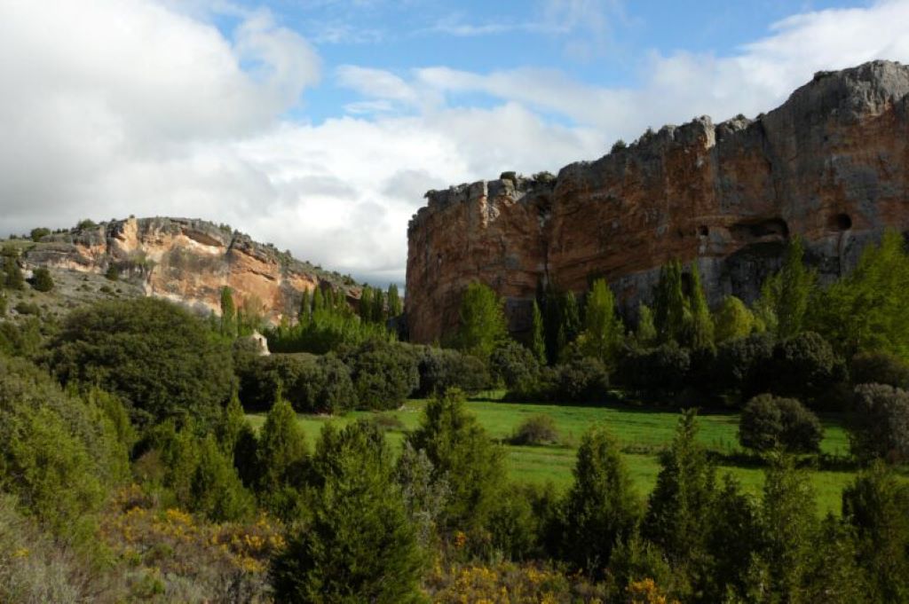 Castilla y León líder en turismo rural pese a la caída del 7% en los viajeros 3 Hoces del Río Riaza / E.A.