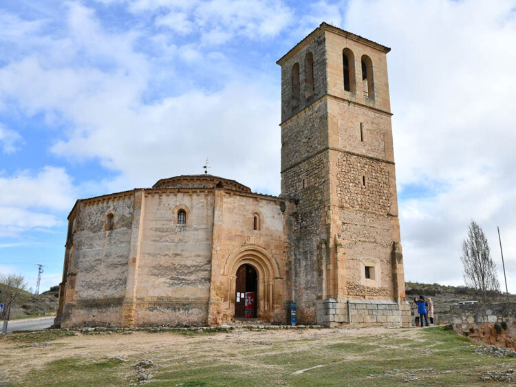 Iglesia de la Vera Cruz, en el barrio de San Marcos de Segovia. / JOSÉ ANTONIO SANTOS