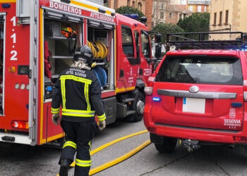 Intervención del equipo de Bomberos en la calle General Santiago. / Bomberos Ayuntamiento de Segovia