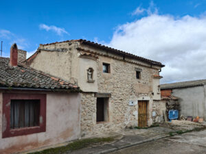 La Nava también pertenece al Condado de Castilnovo.