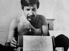 “So long Marianne”, se llama la serie sobre la etapa griega de Cohen.