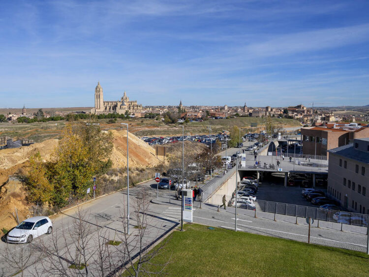Obras de urbanización en el Hospital General de Segovia. / EL ADELANTADO