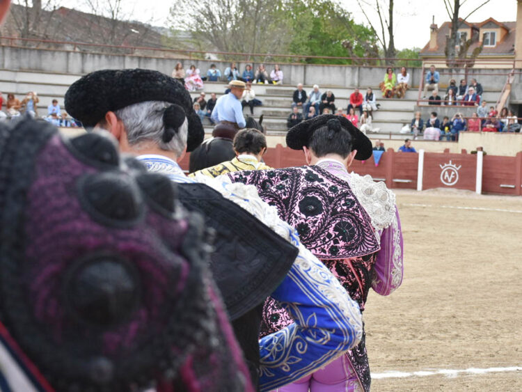 Paseíllo en la Plaza de Toros de Valsaín. / A.M.
