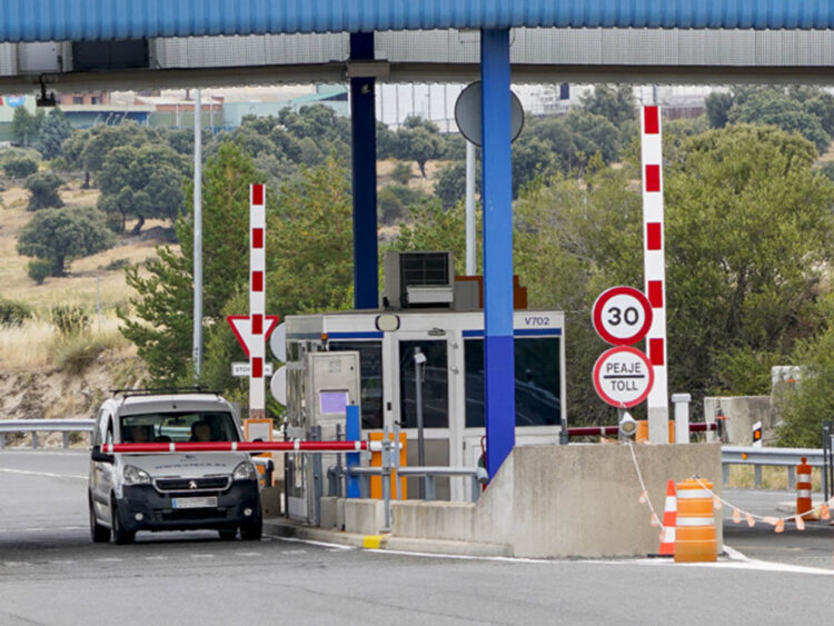 Peaje en la AP-6, en San Rafael. / EL ADELANTADO