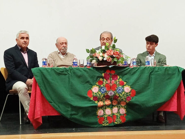 Coloquio taurino de gran interés en Sepúlveda con Jarocho y Andoni Rekagorri 1 Alonso Fernández, Andoni Rekagorri, Teófilo Sanz y Roberto Martín 'Jarocho'. / PEÑA TAURINA 'VICTORIANO DE LA SERNA'