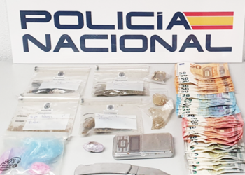 Drogas, dinero y elementos incautados. / POLICÍA NACIONAL