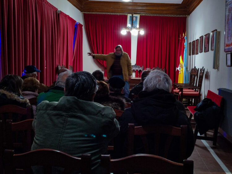 Instantes de la reunión ( PLATAFORMA SALVEMOS LA SALETA