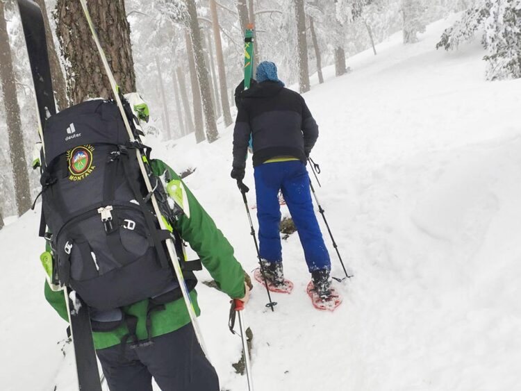 Doble rescate en el puerto de Navacerrada 1 Intervención de rescate de los GREIM en el puerto de Navacerrada. / GREIM