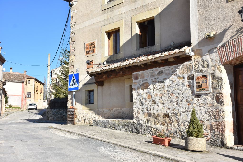 Castilla y León líder en turismo rural pese a la caída del 7% en los viajeros 2 Casas rurales La Velilla en Segovia. / A.M.